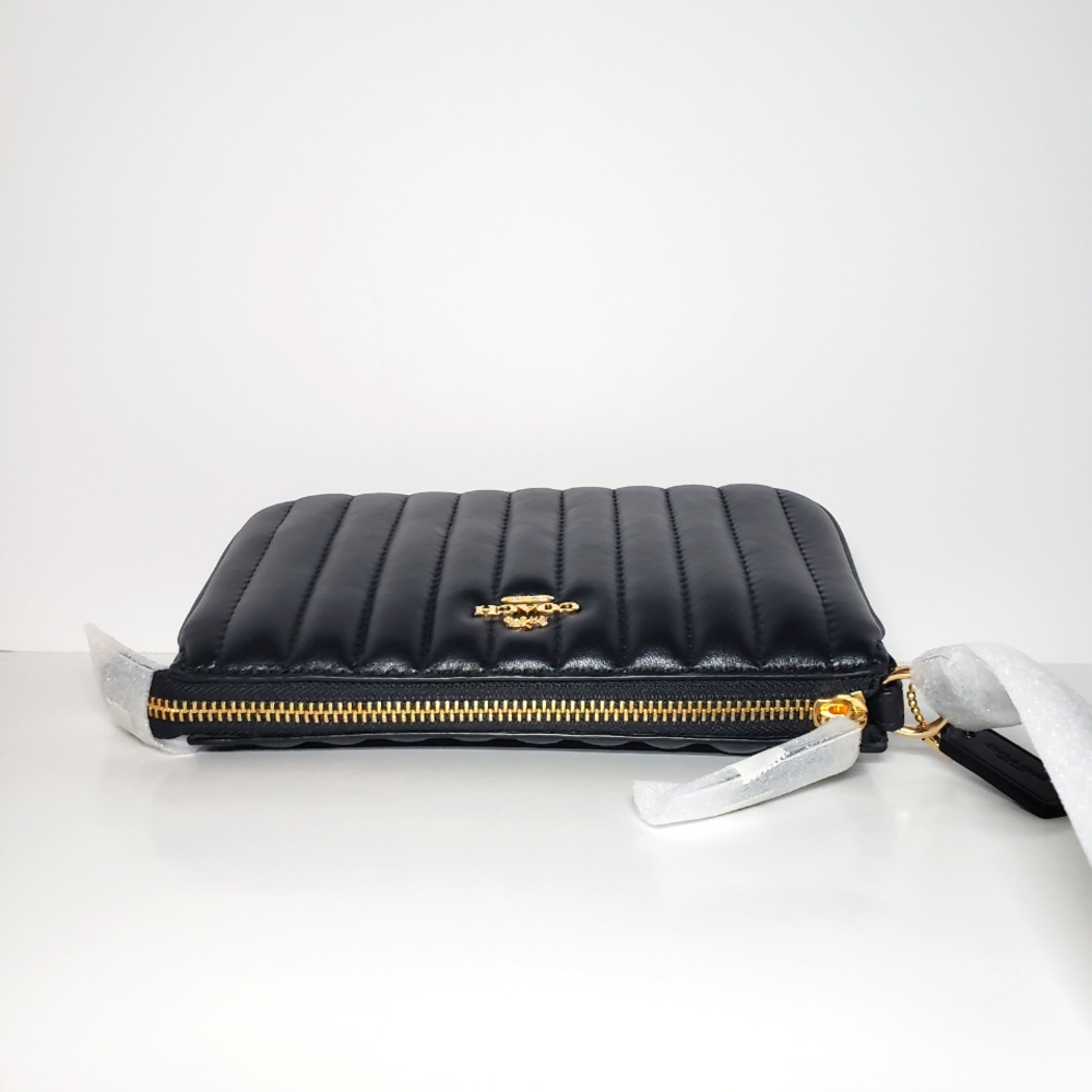 ❗SOLD❗COACH | Nolita 19 Wristlet Purse with Linear Quilting - Picture 10 of 15